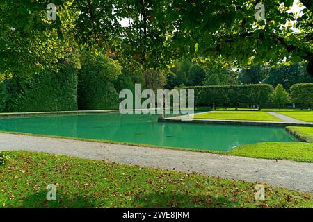 Schloss Hellbrunn, Hellbrunner Park, Wasserbecken Banque D'Images