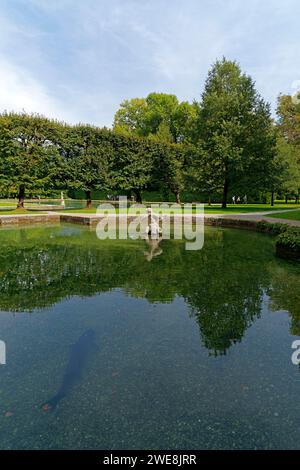 Schloss Hellbrunn, Hellbrunner Park, Wasserbecken Banque D'Images