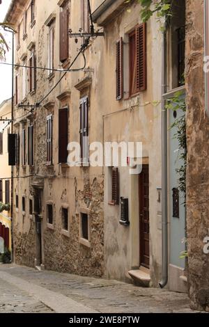 Vue sur la rue à Izola, Slovénie Banque D'Images