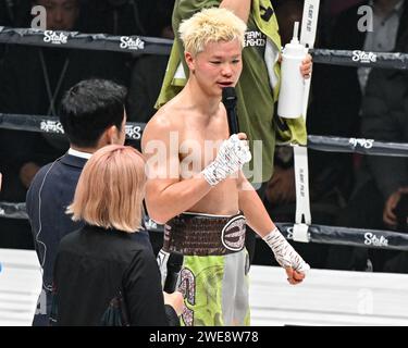 Le Japonais Tenshin Nasukawa a remporté le combat de boxe ronde 8 à l'Edion Arena d'Osaka, au Japon, le 23 janvier 2023. Crédit : Hiroaki Finito Yamaguchi/AFLO/Alamy Live News Banque D'Images