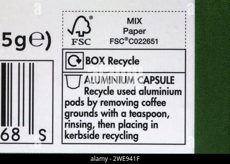 Instructions de recyclage sur la boîte de dosettes Espresso Italian style de M&S. Banque D'Images