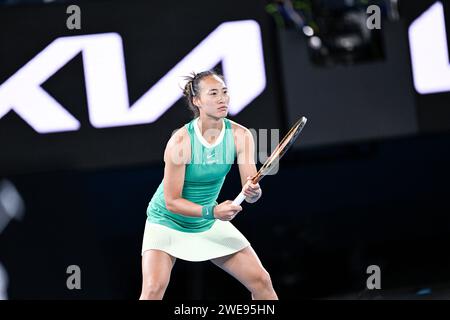 Paris, France. 22 janvier 2024. Qinwen Zheng de Chine lors de l'Open d'Australie 2024, tournoi de tennis du Grand Chelem le 22 janvier 2024 au Melbourne Park à Melbourne, Australie. Crédit : Victor Joly/Alamy Live News Banque D'Images