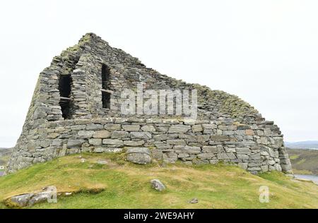 Dun Carloway sur l'île de Lewis, l'un des forts de l'âge du fer les mieux conservés d'Écosse Banque D'Images