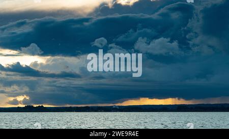 Gewitterstimmung am Dümmer See, Niedersachsen, Deutschland Banque D'Images