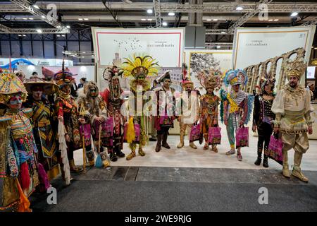 Madrid, Espagne. 24 janvier 2024. FITUR la Foire internationale du tourisme d'Espagne 2024. Stand de la Communauté autonome d'Estrémadure. IFEMA, Madrid, Espagne. Crédit : EnriquePSans/Alamy Live News Banque D'Images