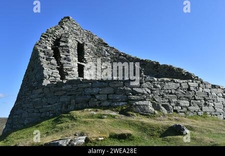 Dun Carloway sur l'île de Lewis, l'un des forts de l'âge du fer les mieux conservés d'Écosse Banque D'Images