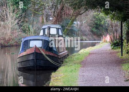 Vues le long du canal Rochdale, entre Hebden Bridge et Todmorden, Calderdale. Banque D'Images