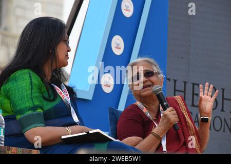 Kolkata, Inde. 23 janvier 2024. Écrivain éminent et lauréat Padma Bhushan 2023 Sudha Murthy prend la parole à la rencontre littéraire Tata Steel Kolkata 2024 au Victoria Memorial Hall. (Photo Sayantan Chakraborty/Pacific Press/Sipa USA) crédit : SIPA USA/Alamy Live News Banque D'Images