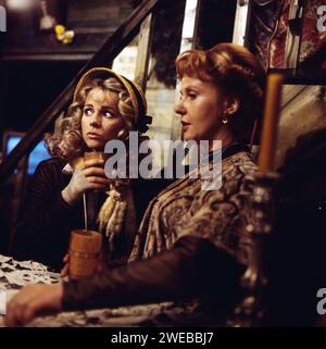 Polly oder Die bataille am Bluewater Creek, Fernsehfilm nach dem Stück von John gay, Deutschland 1975, Regie: Jürgen Flimm, Darsteller: Cornelia Froboess, Doris Schade Banque D'Images