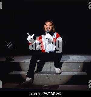 Frank Zander, deutscher Schlager- und Deutschpop-Musiker, Moderator und Schauspieler, BEI einem Auftritt, Deutschland UM 1982. Banque D'Images