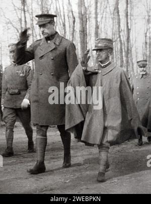 Le roi Victor Emmanuel III (roi d'Italie) (à droite) avec le roi Albert Ier des Belges Banque D'Images