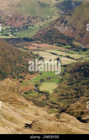 Hartsop et Dovedale de Dove Crag, dans le district de English Lake Banque D'Images