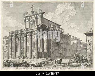 Tempel Van Antoninus en Faustina te Rome, Giovanni Battista Piranesi, 1748 - 1778 imprimer vue du temple d'Antoninus et Faustine sur le forum Romanum à Rome (la cella du temple a été transformée en église : le San Lorenzo in Miranda). Titre dans la marge de fin. Rome temple de gravure de papier, sanctuaire  religion romaine. église (extérieur). ruine d'un bâtiment  architecture. paysage avec ruines. Église catholique romaine Rome. San Lorenzo à Miranda. Forum Romanum. Temple d'Antonin et Faustine Banque D'Images