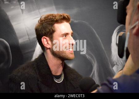 Middlesbrough, Royaume-Uni. 24 Jan 2024. Oliver Jackson-Cohen photographié lors de la première britannique du thriller d'action "Jackdaw" à Middlesbrough. Le film (soutenu par Tees Valley Combined Authority et North East Screen) a été tourné dans le nord-est de l'Angleterre, écrit/réalisé par Jamie Childs, et met en vedette Oliver Jackson-Cohen, Jenna Coleman, Thomas Turgoose et l'acteur du nord-est Joe Blakemore. Crédit : James Hind/Alamy Live News. Banque D'Images