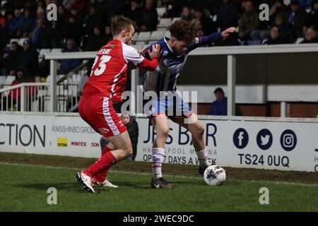 Anthony Gomez Mancini de Hartlepool United combat Josh Bishop de Kidderminster Harriers lors du match de la Ligue nationale Vanarama entre Hartlepool United et Kidderminster Harriers à Victoria Park, Hartlepool, le mardi 23 janvier 2024. (Photo : Mark Fletcher | MI News) crédit : MI News & Sport / Alamy Live News Banque D'Images