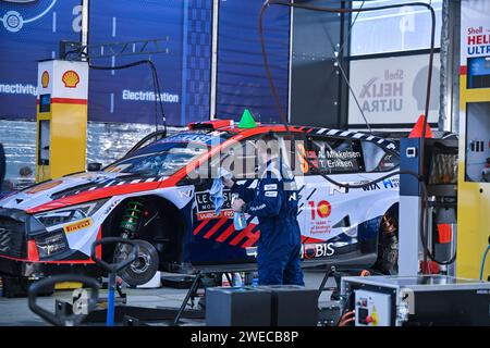 Gap, Principauté de Monaco. 24 janvier 2024. Pendant le Championnat du monde FIA des rallyes WRC Rallye automobile Monte-Carlo 2024 24 janvier Gap France crédit : Agence photo indépendante/Alamy Live News Banque D'Images