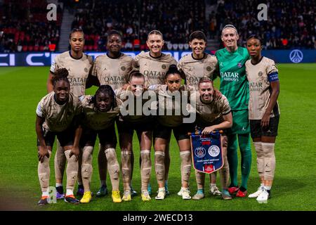 France. 25 janvier 2024. Les joueurs de Paris St. Germain lors du match de l'UEFA Women's Champions League entre le Paris Saint Germain et l'Ajax Amsterdam au Parc des Princes à Paris, France. (Pauline FIGUET/SPP) crédit : SPP Sport Press photo. /Alamy Live News Banque D'Images