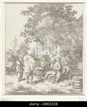 Violoniste et jeune limber turner, Adriaen van Ostade, 1654 - 1656 copie contre-impression d'une gravure d'Adriaen van Ostade. Deux musiciens, un homme avec un violon et un garçon avec un treuil, divertissent une compagnie de boissons à une table dans une rue du village. En arrière-plan, il y a une tour d'église où le drapeau pend. Le papier Haarlem contrefait plus d'un musicien avec un instrument. violon, violon. hurdy-gurdy Banque D'Images