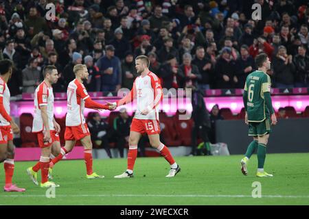 MUNICH, Allemagne. , . 27 Konrad LAIMER, 15 Eric DIER, lors du match de Bundesliga entre le FC Bayern Muenchen et le FC Union BERLIN à l'Allianz Arena de Munich en 24. Janvier 2024, Allemagne. DFL, Fussball, 1:0, (photo et copyright @ ATP images/Arthur THILL (THILL Arthur/ATP/SPP) crédit : SPP Sport Press photo. /Alamy Live News Banque D'Images