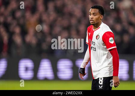 Rotterdam, pays-Bas. 24 janvier 2024. ROTTERDAM, PAYS-BAS - 24 JANVIER : Quinten Timber de Feyenoord se penche sur le match de la Toto KNVB Cup entre Feyenoord et PSV au Stadion Feyenoord le 24 janvier 2024 à Rotterdam, pays-Bas. (Photo de Joris Verwijst/Orange Pictures) crédit : dpa/Alamy Live News Banque D'Images
