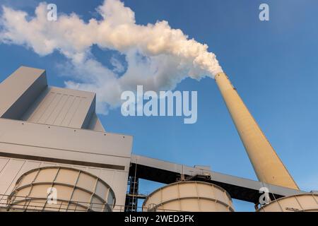 Image symbolique, redressement énergétique, grande centrale électrique de Mannheim, combustibles fossiles, cheminée fumante, installation industrielle, cheminée, fumée, charbon, Mannheim Banque D'Images