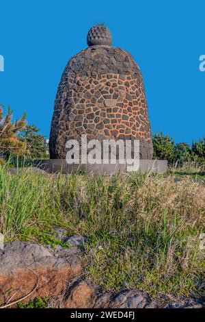 Ancienne carte stellaire et boussole en pierre volcanique dans le parc sur l'île de Jeju, Corée du Sud Banque D'Images