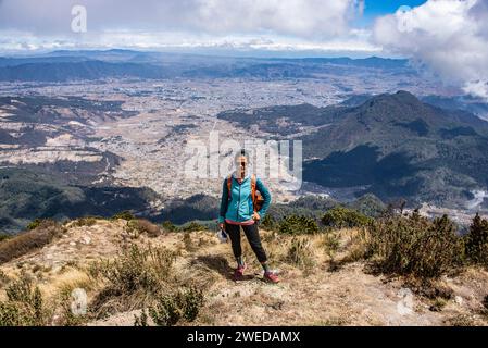 Santiaguito dôme de lave émergeant au large du volcan Santa Maria, Quetzaltenango, Guatemala Banque D'Images