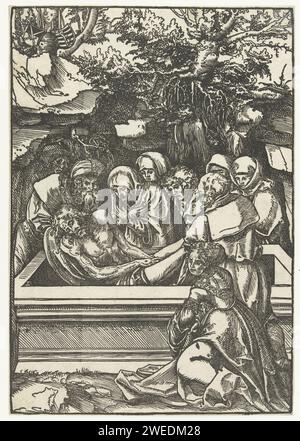 Graflegging, Lucas Cranach (I), 1509 imprimer le corps mort du Christ est placé dans la tombe par Joseph d'Arimatée et Nikodemus. Maria et Johannes se penchent sur la tombe. Maria Magdalena s'agenouille devant la tombe. En haut à gauche dans un arbre se trouvent deux boucliers avec le Wapen van Saxe électoral et ducal. Allemagne paper l'enterrement du Christ (peut-être par des anges) Banque D'Images