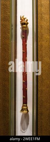 Arnaud BEINAT/Maxppp 2024/01/17, Paris, France. Musée de la Légion d'honneur et des ordres de chevalerie. Bâton de Field Marshall du roi Édouard VIII FRANÇAIS : Musée de la Légion d'honneur et ordres de chevalerie. Field Marshall bâton du roi britannique Eduard VIII Crédit : MAXPPP/Alamy Live News Banque D'Images