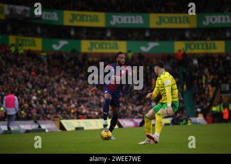 Nathaniel Chalobah de West Bromwich Albion et Borja Sainz de Norwich City - Norwich City v West Bromwich Albion, Sky Bet Championship, Carrow Road, Norwich, Royaume-Uni - 20 janvier 2024 usage éditorial seulement - des restrictions de DataCo s'appliquent Banque D'Images