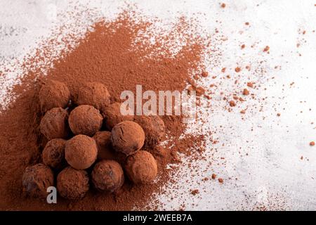 truffe, chocolat, cacao, brun, sucré, maison, bonbons, nourriture, bonbon, fond, dessert, boule, poudre, confiserie, gourmet, en gros plan, délicieux, Banque D'Images