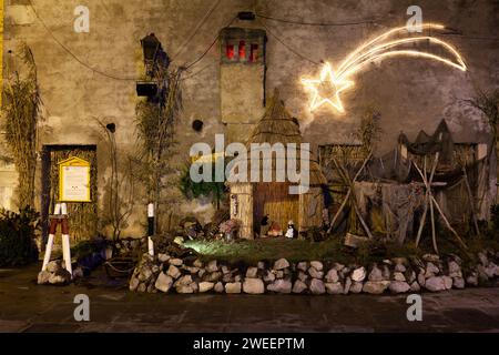 Grado, Friuli Venezia Giulia, Italie - 22 décembre 2012 : crèche de Noël dans les rues de cette ville sur la côte Adriatique Nord. Grado chaque année faire un c Banque D'Images