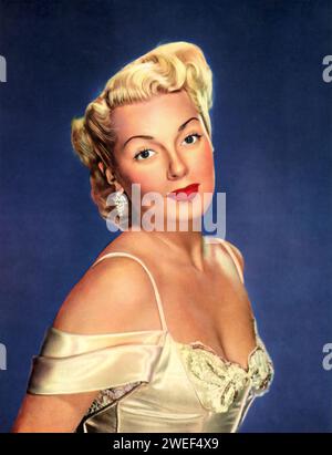 Un portrait de Lana Turner, une actrice célèbre célèbre pour son rôle dans 'A Life of Her Own' (1950). Dans ce film, Turner livre une performance convaincante en tant que Lily James, un modèle déterminé qui navigue dans les défis et les complexités morales de l'industrie de la mode de New York. Banque D'Images