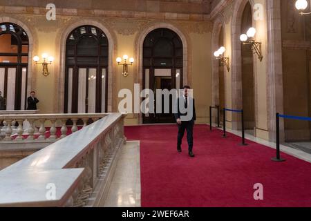 Barcelone, Espagne. 25 janvier 2024. 24 janvier 2024 Barcelone, EspagnePolitics Barcelone-Parlement session plénière sur l'immigration session plénière au Parlement de Catalogne pour voter sur les lois concernant l'immigration, les politiques pénitentiaires, entre autres, qui sont influencées par l'accord conclu par le parti politique "Junts" avec le gouvernement espagnol sur l'immigration et l'extradition des délinquants étrangers. Dans la photo:Pere Aragones Eric Renom/LaPresse crédit : LaPresse/Alamy Live News Banque D'Images