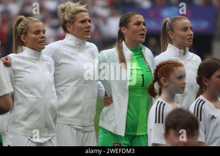 Équipe d'Angleterre lors des hymnes nationaux avant la finale de l'Euro féminin de l'UEFA 2022 Angleterre contre Allemagne au stade de Wembley, Londres 31 juillet 2022 Banque D'Images