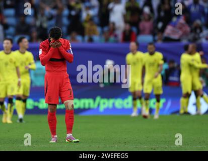 Doha. 25 janvier 2024. Son Heung min, de Corée du Sud, réagit lors du match du Groupe E entre la Corée du Sud et la Malaisie à la coupe d’Asie de l’AFC Qatar 2023 à Doha, Qatar, le 25 2024 janvier. Crédit : Jia Haocheng/Xinhua/Alamy Live News Banque D'Images