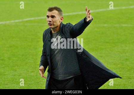 Kiev, Ukraine. 14 octobre 2020. KIEV, UKRAINE - 13 OCTOBRE 2020 : l'entraîneur-chef de l'équipe nationale ukrainienne de football Andrii Shevchenko est vu lors du match de l'UEFA Nations League contre l'équipe espagnole au NSC Olimpiyskyi (image de crédit : © SOPA Images via ZUMA Press Wire) À USAGE ÉDITORIAL UNIQUEMENT! Non destiné à UN USAGE commercial ! Banque D'Images