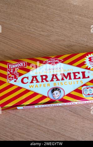 Biscuits Tunnock's Milk Chocolate caramel Wafer Banque D'Images