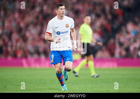 Robert Lewandowski du FC Barcelone regarde lors du match de Copa El Rey Round of 8 entre l'Athletic Club et le FC Barcelone au stade San Mames le janvier Banque D'Images