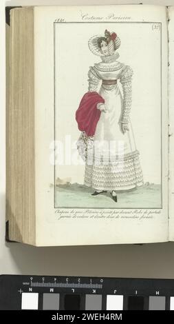 Journal des dames et de la mode, editis Francfort 9 septembre 1821, costume parisien (37) : chapeau de gaz (...), Anonyme, 1821 le texte d'accompagnement dans le magazine (p. 304) mentionne : chapeau de regard, décoré d'un ruban couleur arc-en-ciel et de fleurs. Pèlerine avec un corps pressé, garni de mousseline. Commode en coton batist, garnie de bandes et de morceaux intermédiaires de mousseline plissée. Gants blancs. Chaussures noires. Le tirage fait partie du magazine de mode Journal des Dames et des modes, publié à Francfort comme copie de l'édition française de Pierre de la Mésangère, Paris, 1797-1839. papier en Banque D'Images