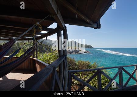 Cabo San Juan Beach cabane paysage de point de vue avec des hamacs et la mer turquoise des caraïbes Banque D'Images