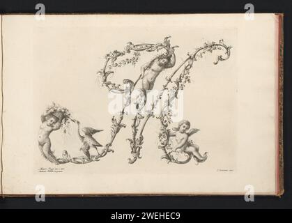 PORTÉE ONNALLY M, Lorenzo Lorenzi, d'après Mauro Poggi, d'après Andrea Bimbi, 1745 - 1765 tirage lettre ornementale M, décorée de deux saters, un oiseau et un putto. L'impression fait partie d'un album. gravure sur papier / gravure de lettres, alphabet, script. lettres fantaisie Banque D'Images