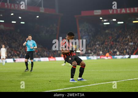 Vitality Stadium, Boscombe, Dorset, Royaume-Uni. 25 janvier 2024. FA Cup quatrième tour de football, AFC Bournemouth contre Swansea ; 17 Luis Sinisterra de Bournemouth célèbre son objectif crédit : action plus Sports/Alamy Live News Banque D'Images