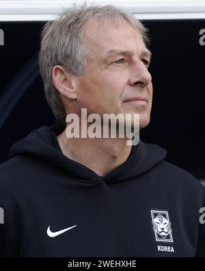 AL WAKRAH, QATAR - JANVIER 25 : l'entraîneur-chef de la Corée du Sud Jurgen Klinsmann regarde des portraits de profil, de tête et d'épaules pendant l'AFC Asie Banque D'Images