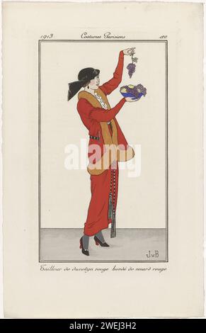 Journal des dames et de la mode : les illustrateurs de mode, 1913 femme dans un costume de rouge 'Duvetyn', garni de fourrure de renard roux. Ceinture rayée noire et blanche avec des pinceaux aux extrémités. Escarpins noirs avec talons rouges. D'une main, elle tient un bol de fruits et de l'autre un chocolat au raisin. Tirage du magazine de mode Journal des Dames et des modes (1912-1914). plaques de mode gravées en papier. casque : chapeau (+ vêtements pour femmes). jupe (+ vêtements pour femmes). bol. manteau (+ vêtements pour femmes). ceinture, ceinture, ceinture (+ vêtements pour femmes). fruits. grappe de raisins. Ensembles de vêtements (COSTUMES) (+ Banque D'Images