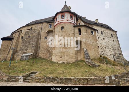 Le château de Loket, un château gothique du 12e siècle situé dans la région de Karlovy Vary en République tchèque Banque D'Images