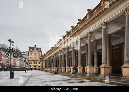 Karlovy Vary Karlsbad ancienne ville thermale historique avec des sources chaudes en Bohême République tchèque le 14 janvier 2024 Banque D'Images