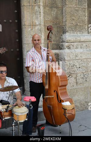 Des musiciens de rue à La Havane, Cuba. Banque D'Images