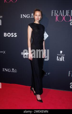 Événement - Frauen 100 Cosima Auermann beim Frauen 100 événement im crackers Restaurant am 25.01.2024. À Berlin. *** Événement femmes 100 Cosima Auermann à l'événement femmes 100 au crackers Restaurant sur 25 01 2024 à Berlin Copyright : xEventpressxKochanx Banque D'Images