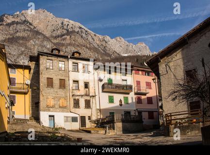 Le village historique de Timau dans la province d'Udine, Frioul-Vénétie Julienne, dans le nord-est de l'Italie. Fait partie de la municipalité de Paluzza Banque D'Images